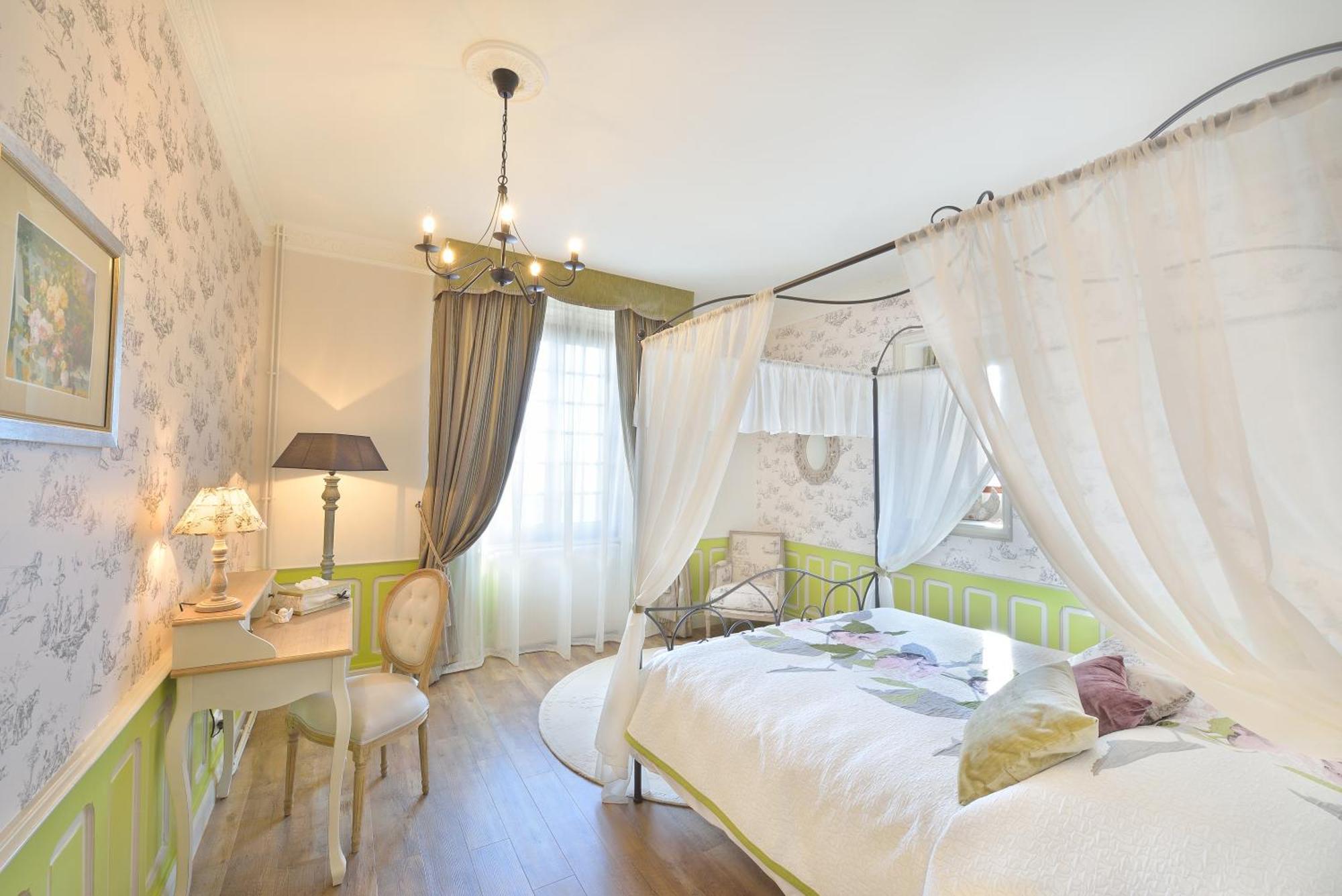 Le Chateau De Vernieres Talizat Room photo