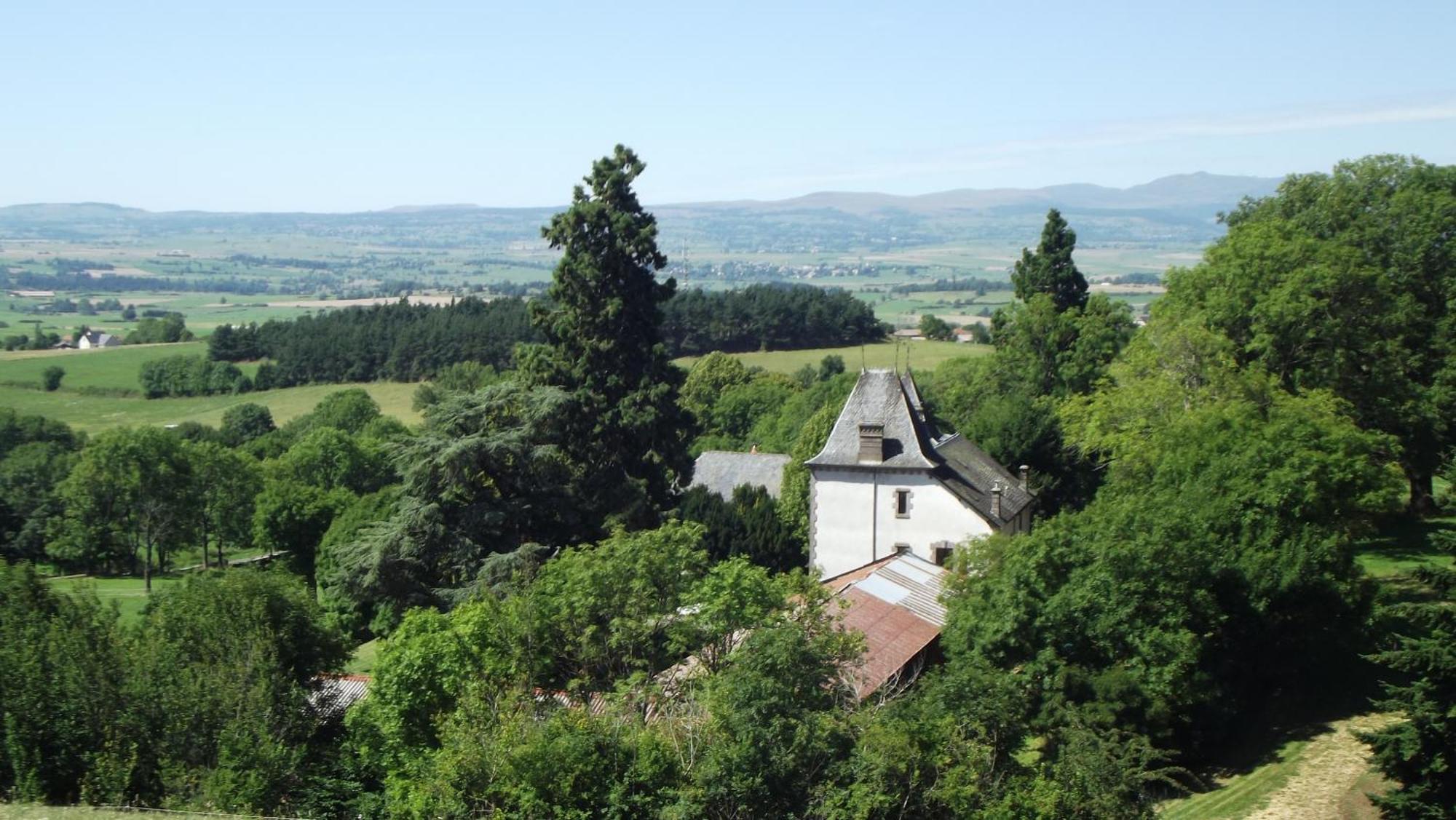 Le Chateau De Vernieres Talizat Exterior photo